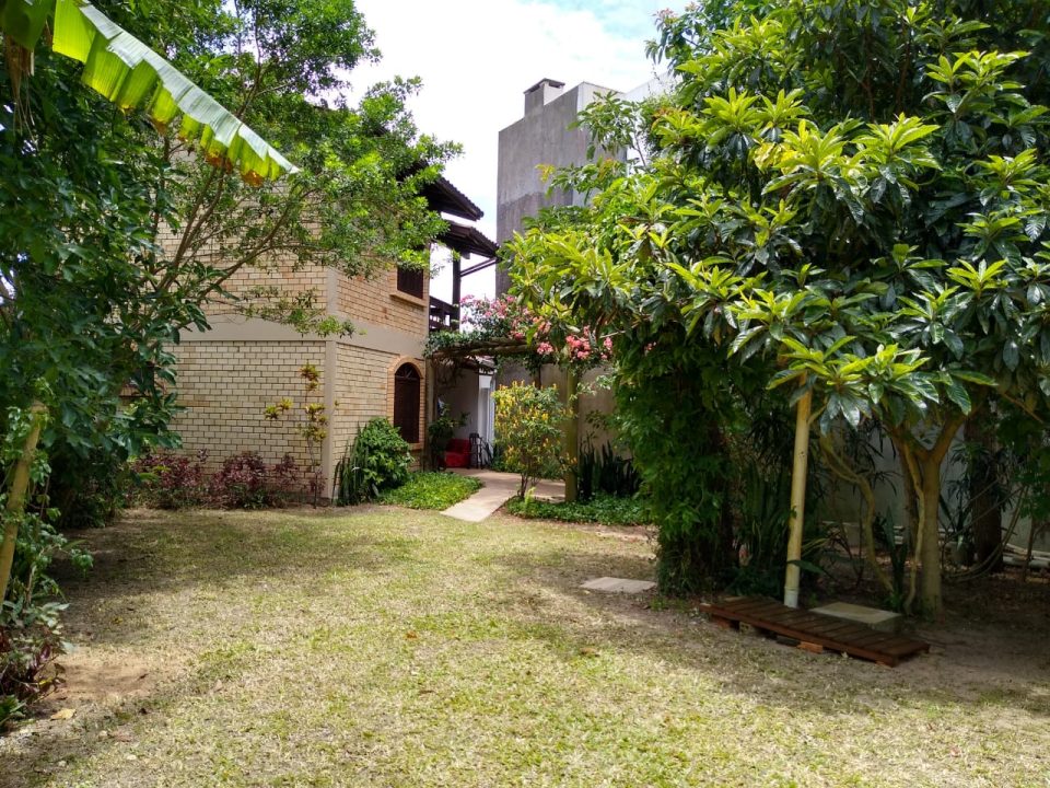 Casa a venda em Garopaba vista para o mar