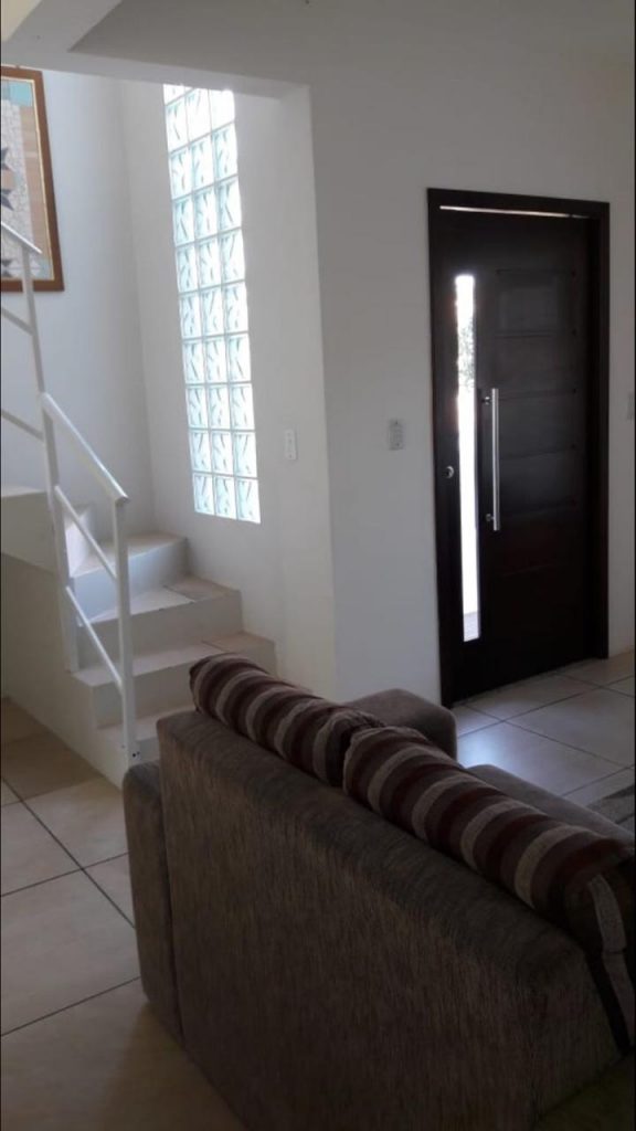 Casa a venda próximo da praia no centro de Garopaba! (96m²)