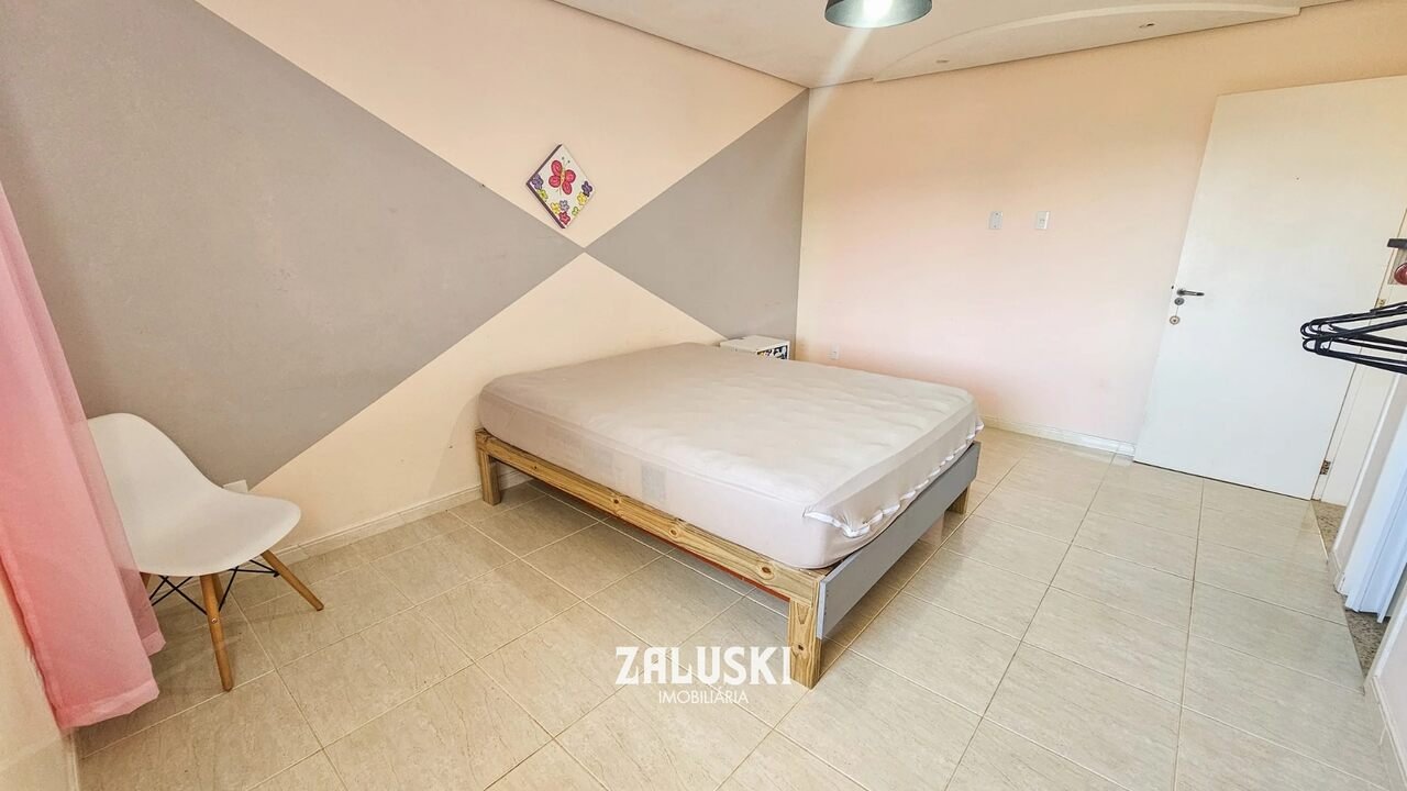 Casa à venda em Garopaba no bairro Village