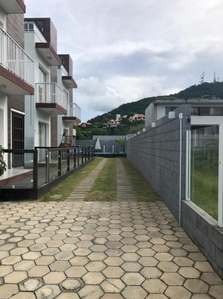 Sobrado a venda em Garopaba pertinho da praia!