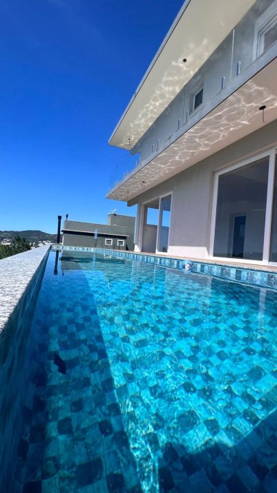 Casa em condominio em Garopaba com vista mar!