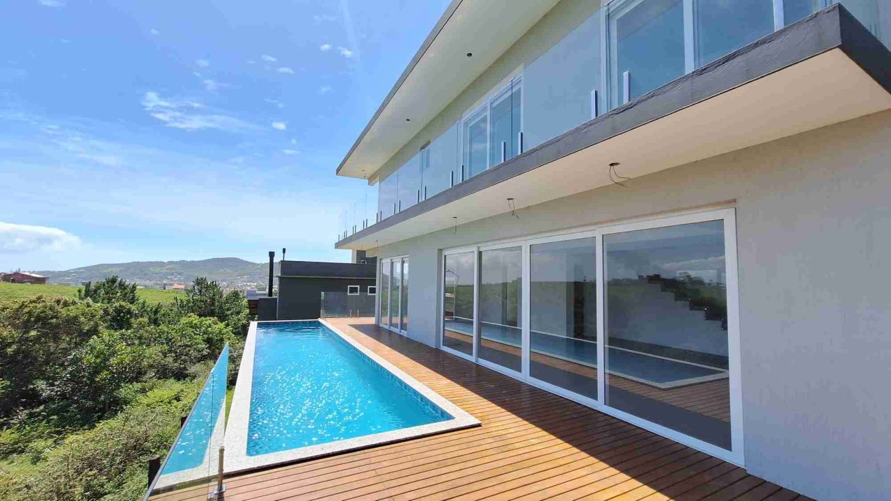 Casa em Garopaba com vista mar á venda! Casa em Garopaba com vista mar á venda!