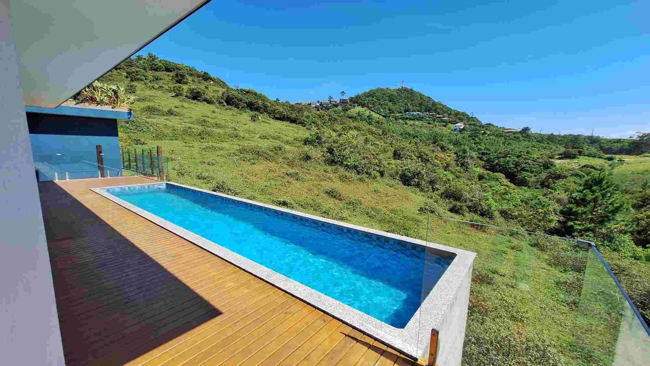 Casa em Garopaba com vista mar á venda! Casa em Garopaba com vista mar á venda!