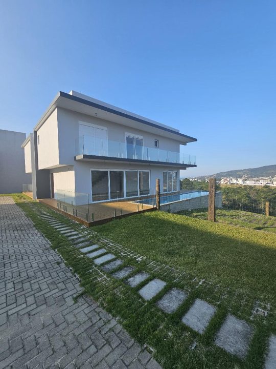 Casa de alto padrão em Garopaba com vista para o mar! (280m²)