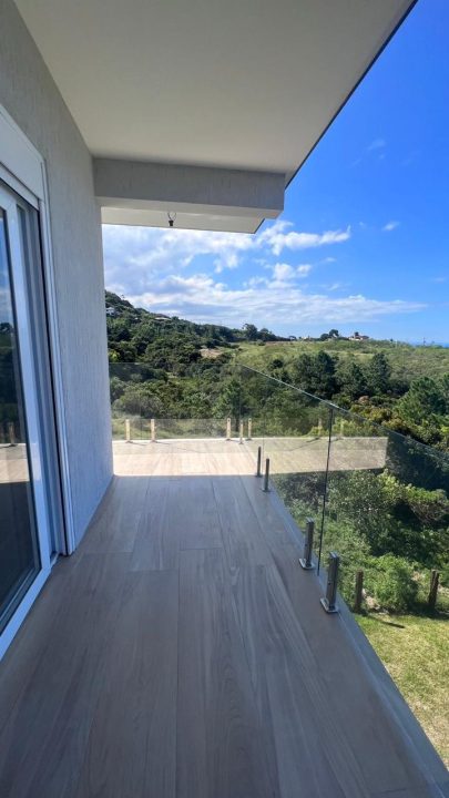 Casa de alto padrão em Garopaba com vista para o mar! (280m²)