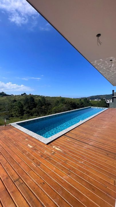 Casa de alto padrão em Garopaba com vista para o mar! (280m²)