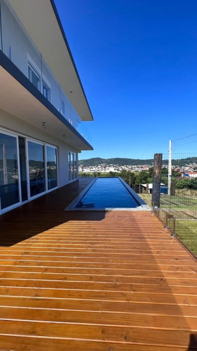 Casa de alto padrão em Garopaba com vista para o mar! (280m²)