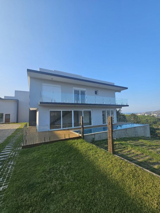 Casa de alto padrão em Garopaba com vista para o mar! (280m²)