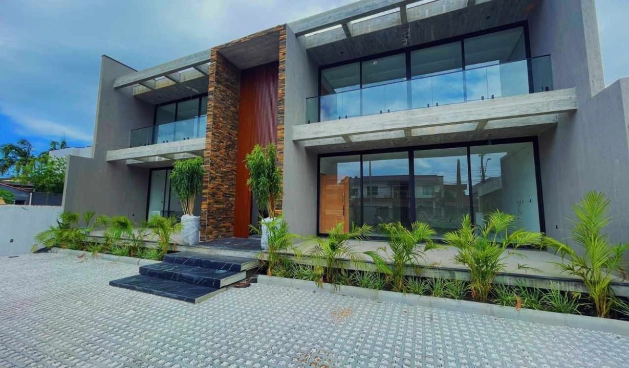 Apartamentos de alto padrão na Praia de Garopaba! (221,23m²)