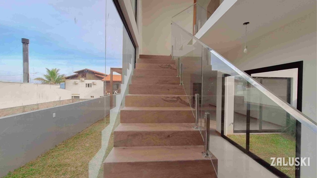 Casa nova a venda á 50 metros da praia do Siriú, em Garopaba, SC! Casa nova a venda á 50 metros da praia do Siriú, em Garopaba, SC!