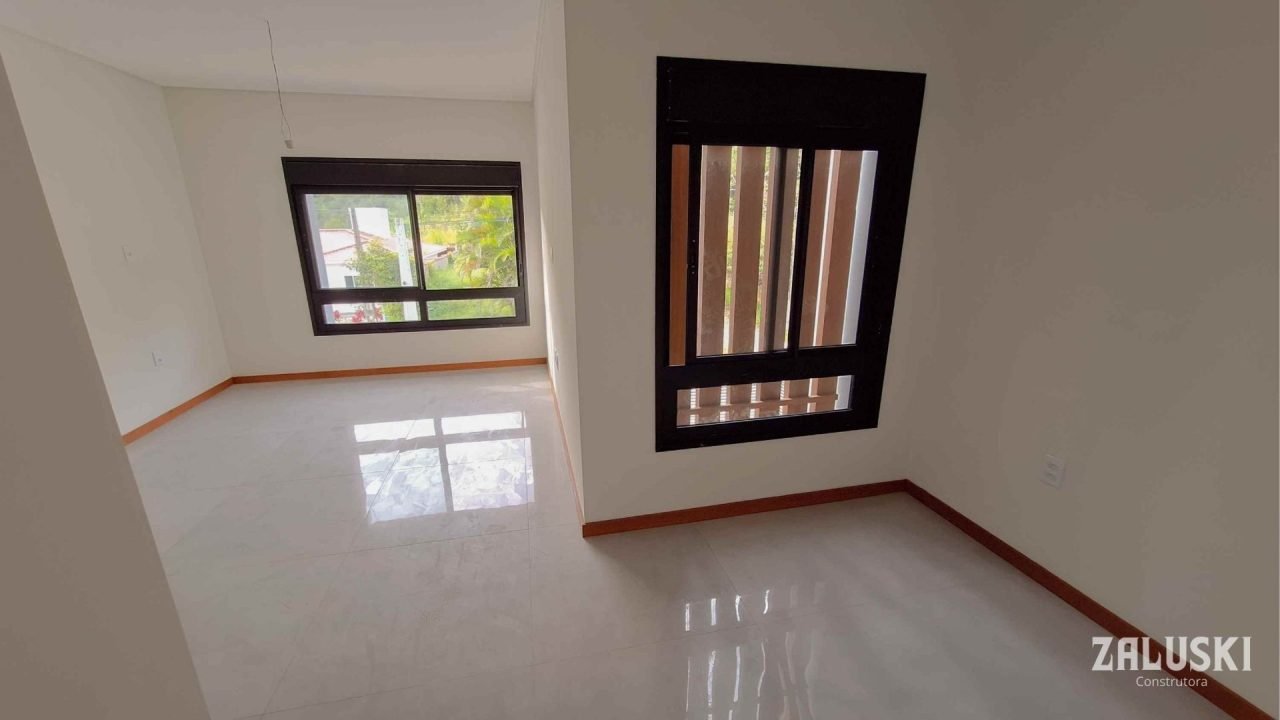 Casa nova a venda á 50 metros da praia do Siriú, em Garopaba, SC! Casa nova a venda á 50 metros da praia do Siriú, em Garopaba, SC!