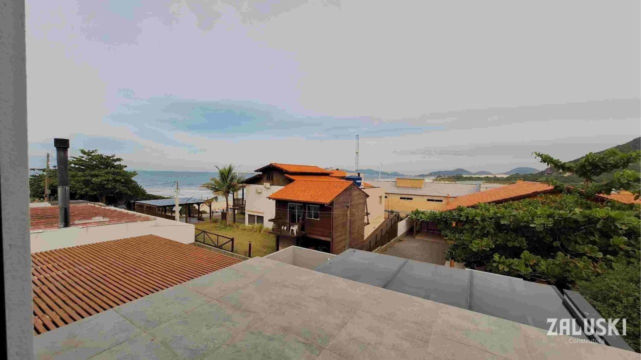 Casa nova a venda á 50 metros da praia do Siriú, em Garopaba, SC! Casa nova a venda á 50 metros da praia do Siriú, em Garopaba, SC!