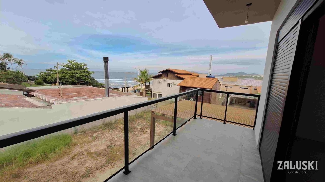 Casa nova a venda á 50 metros da praia do Siriú, em Garopaba, SC! Casa nova a venda á 50 metros da praia do Siriú, em Garopaba, SC!