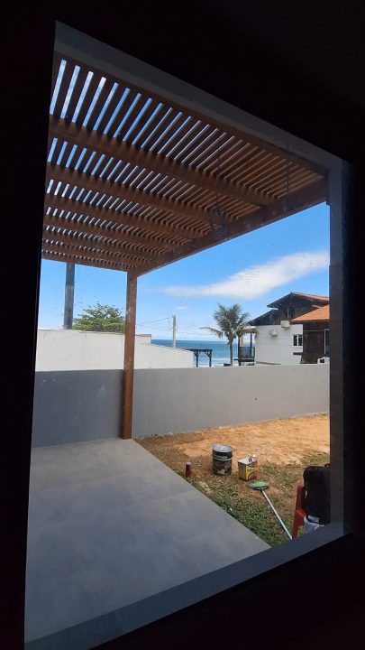 Casa nova a venda á 50 metros da praia do Siriu, em Garopaba, SC!