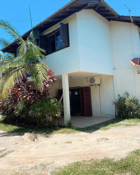 Casa perto da praia a venda em Garopaba, SC