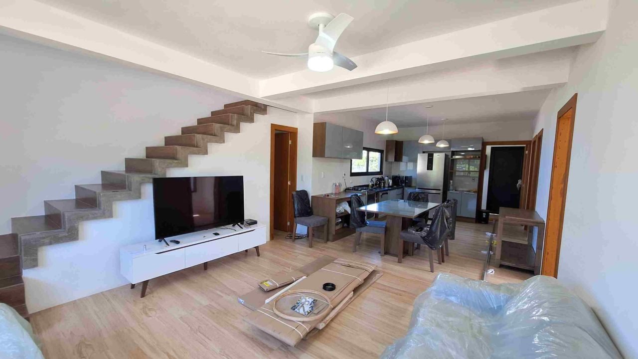 Construtora em Garopaba: Casa com 3 suítes!