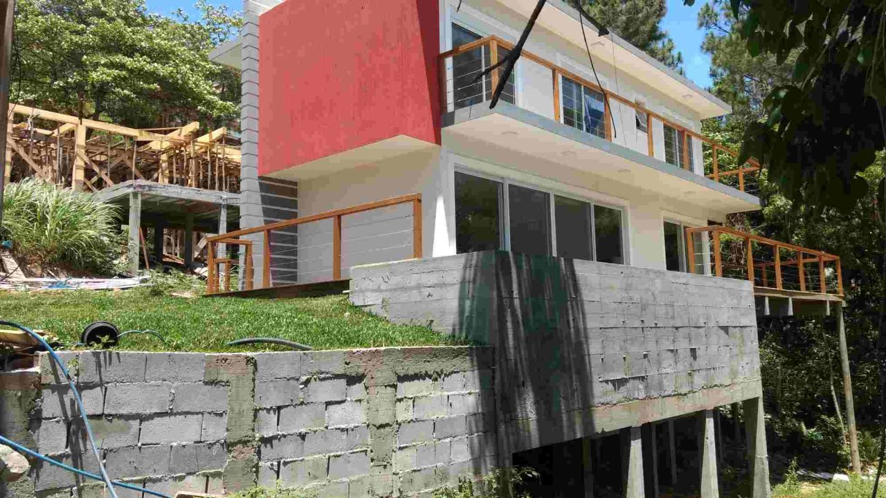 Construtora em Garopaba: Casa na Praia do Silveira