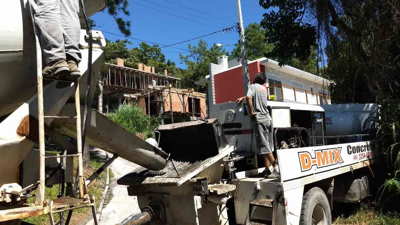 Construtora em Garopaba: Casa na Praia do Silveira