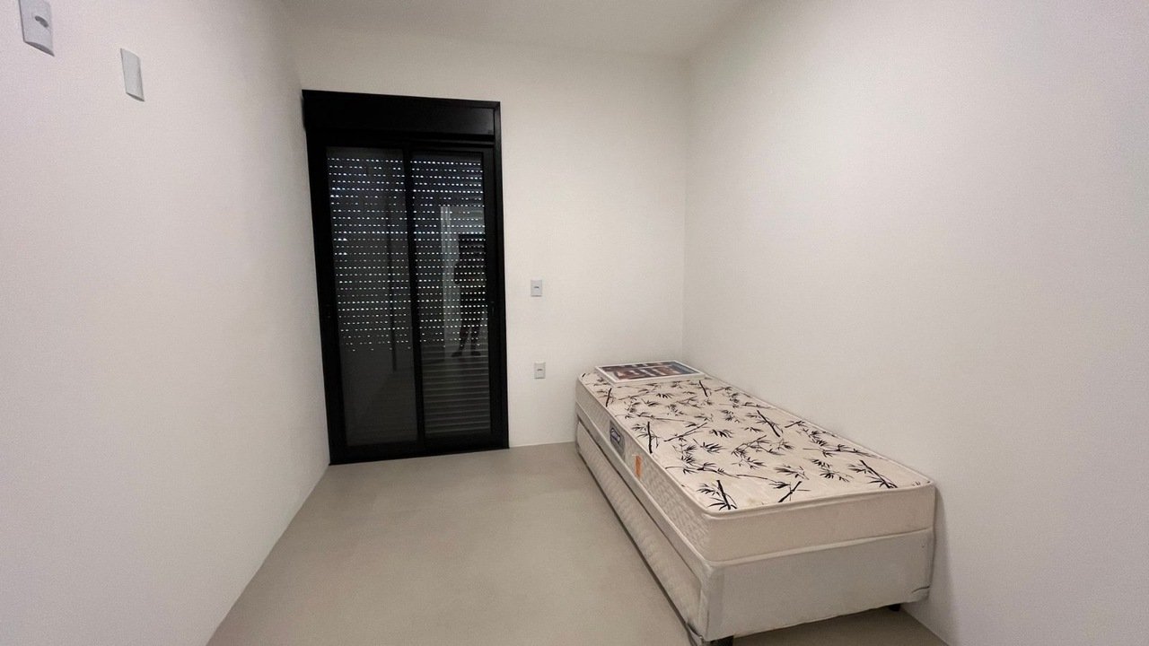 Casa à venda em Garopaba – Com piscina e perto do mar!