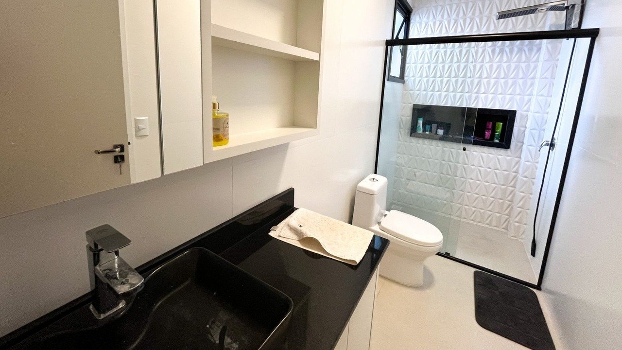 Casa à venda em Garopaba – Com piscina e perto do mar!