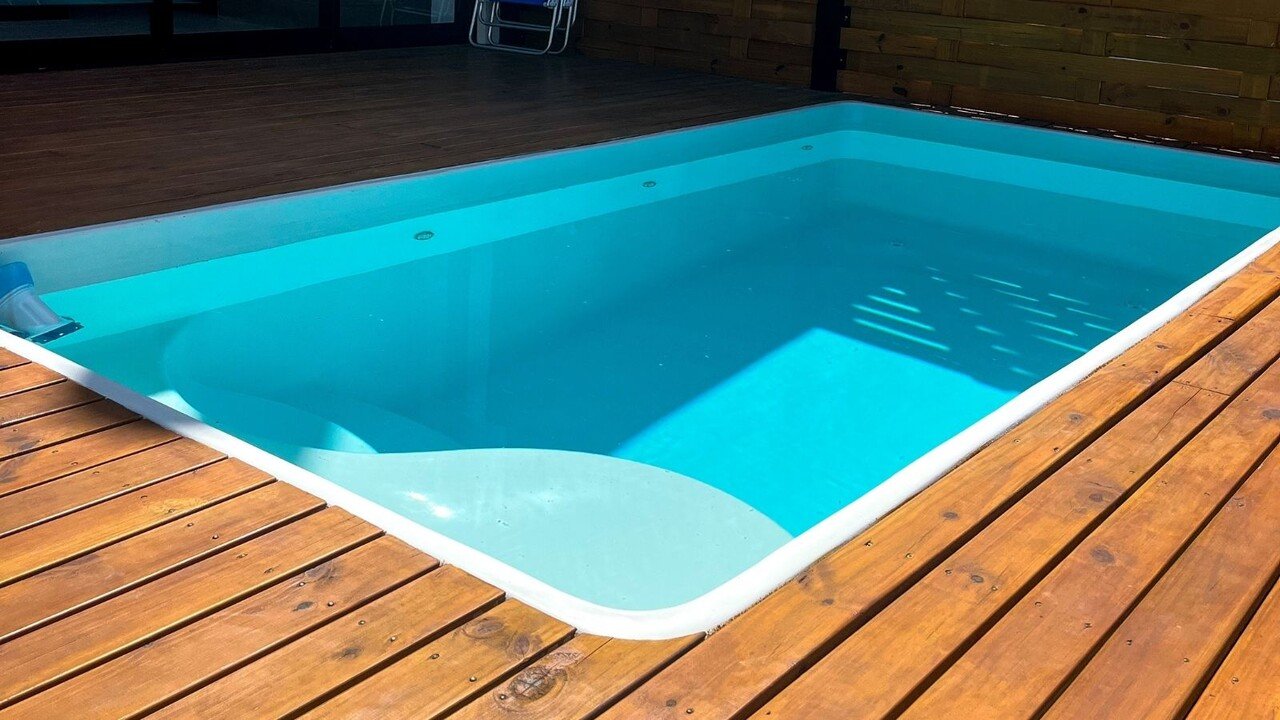 Casa à venda em Garopaba – Com piscina e perto do mar!
