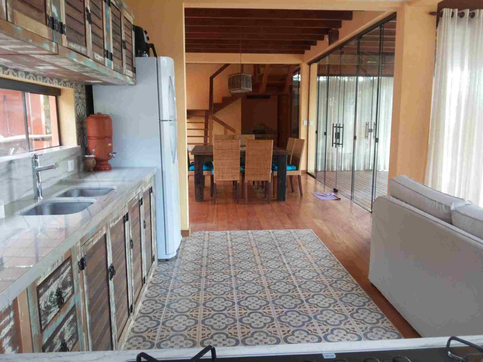 Construtora em Garopaba: Casa de madeira nobre Construtora em Garopaba: Casa de madeira nobre