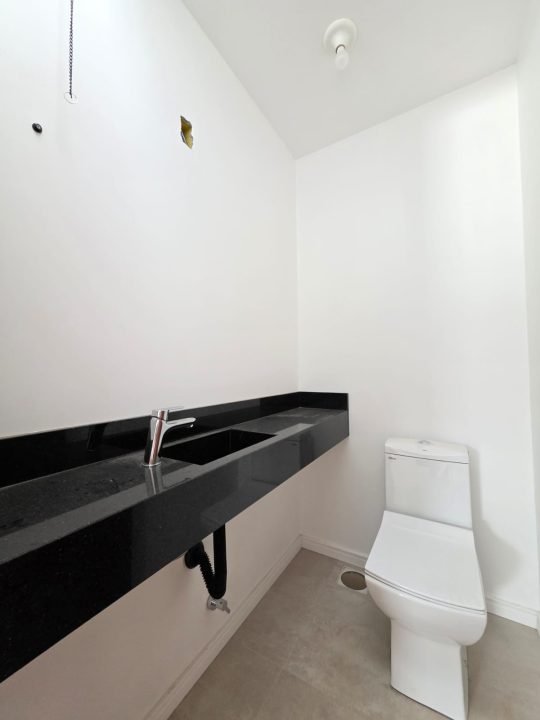 Casa à venda em condomínio fechado – Garopaba SC