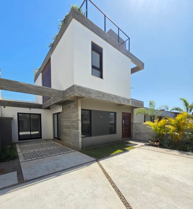 Casa à venda em condomínio fechado – Garopaba SC