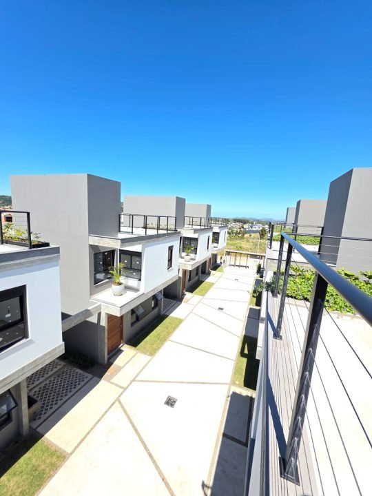 Casa à venda em condomínio fechado – Garopaba SC