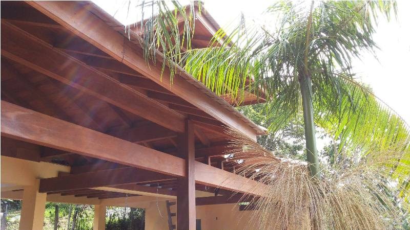 Construtora em Garopaba: Casa de madeira nobre Construtora em Garopaba: Casa de madeira nobre