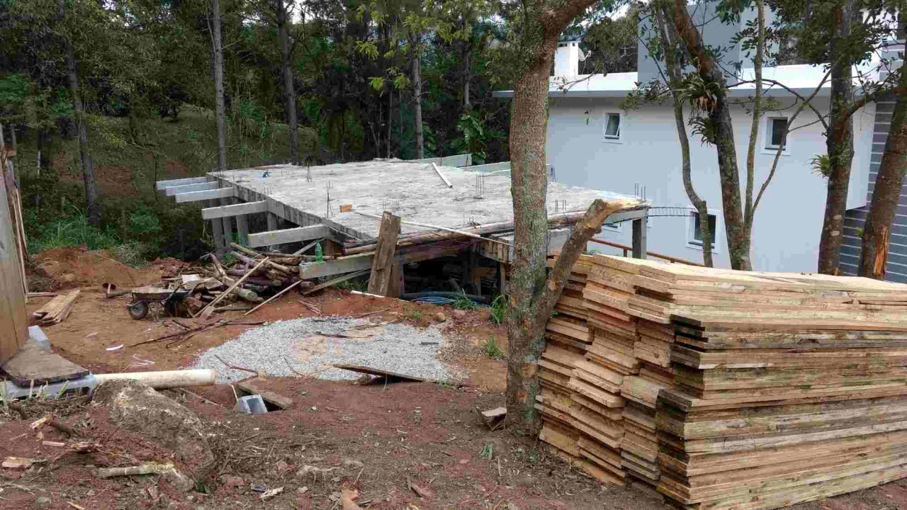 Construtora em Garopaba: Casa na Praia do Silveira