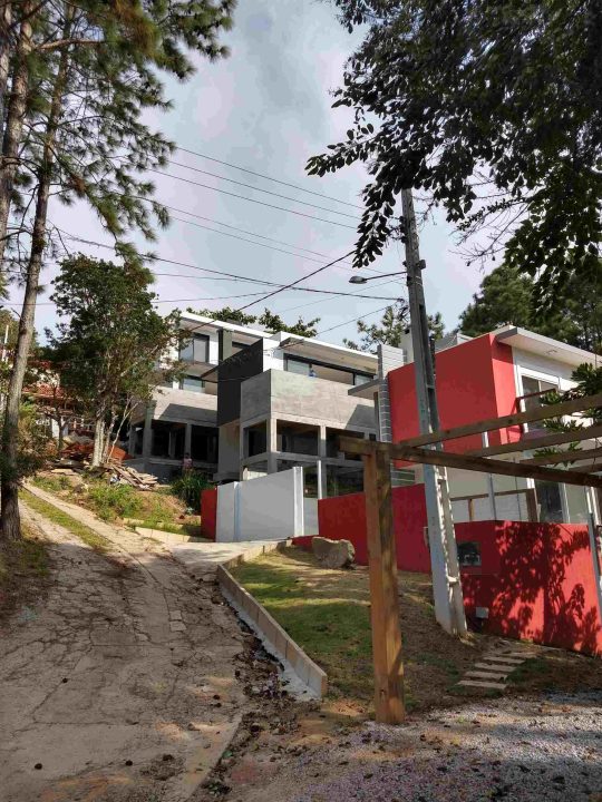 Construtora em Garopaba: Casa na Praia do Silveira