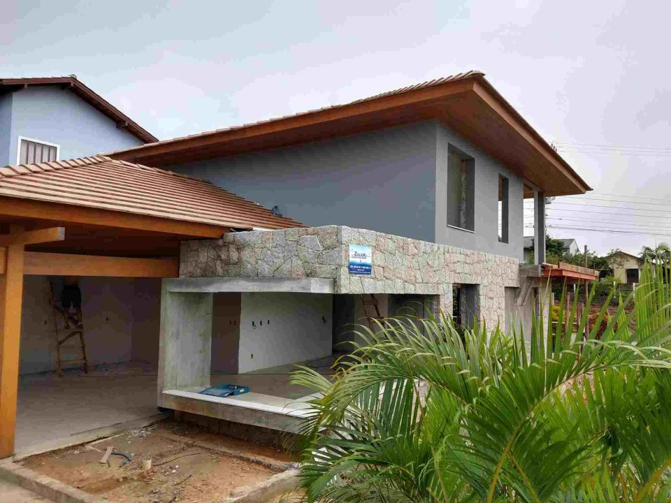 Construtora em Garopaba: Casa de Alto padrão