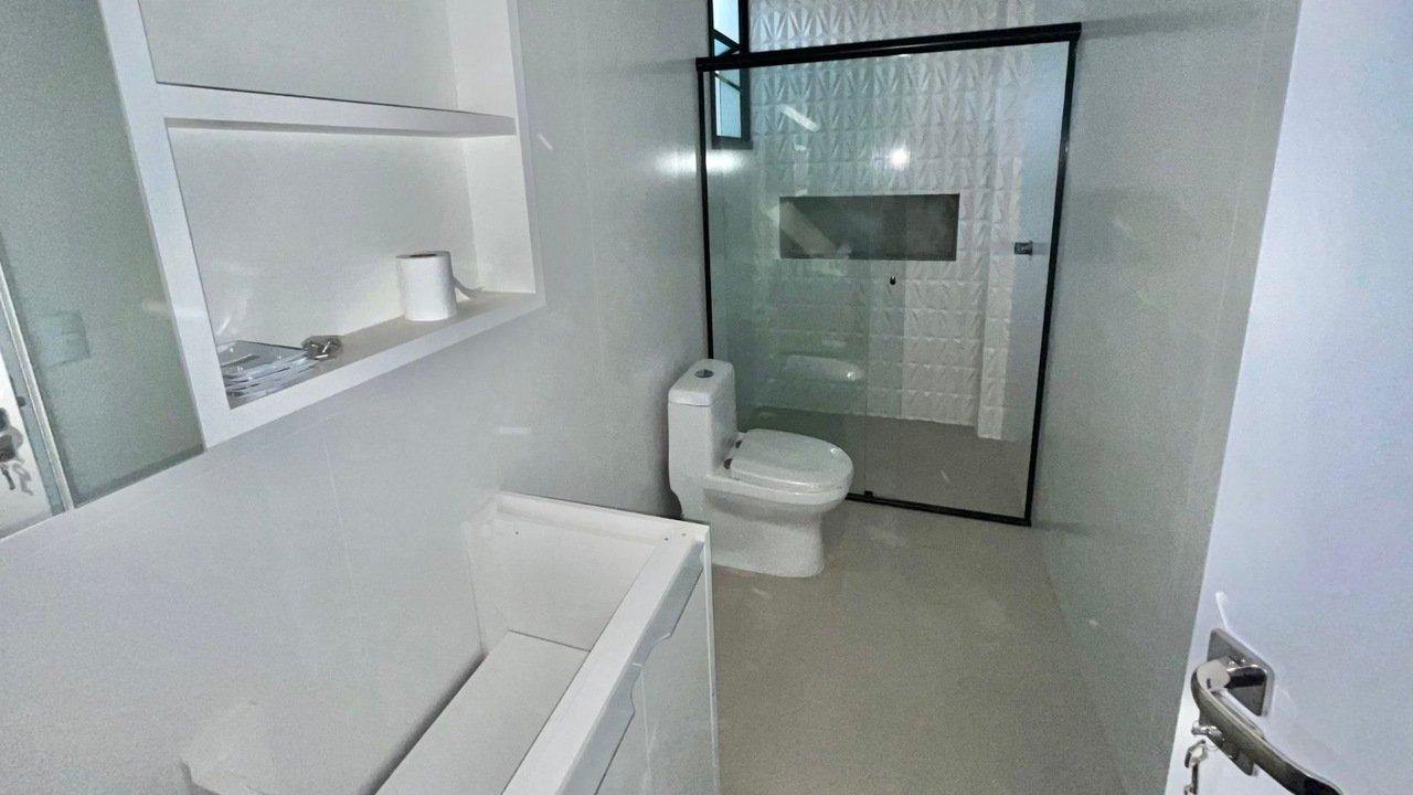 Casa à venda em Garopaba – Com piscina e perto do mar!