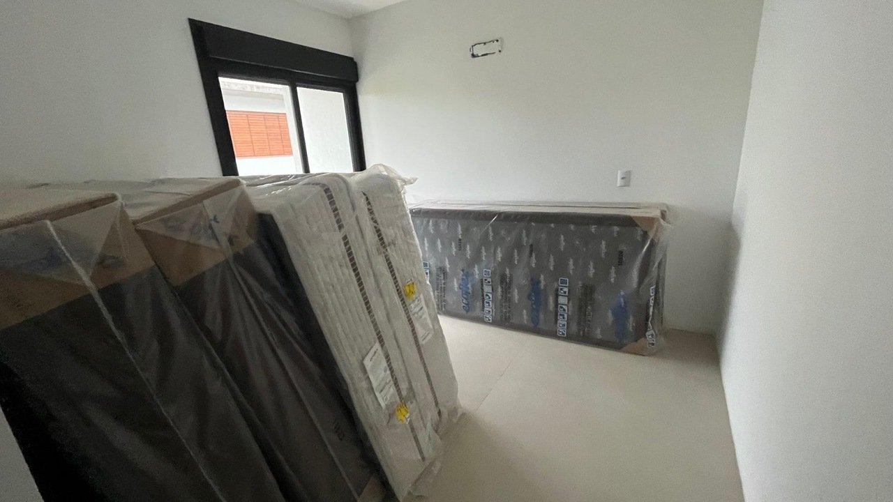 Casa à venda em Garopaba – Com piscina e perto do mar!