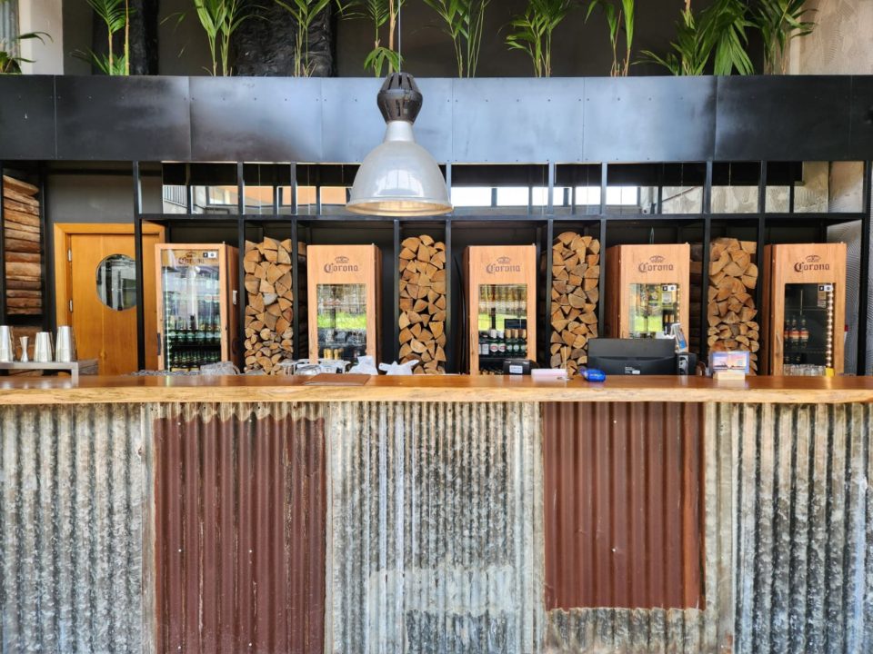 Construtora em Garopaba: Restaurantes na Surfland Brasil