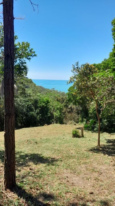 Terreno à venda na Praia da Ferrugem com vista mar – Garopaba/SC