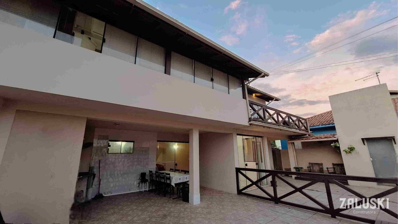 Casas á venda no Centro de Garopaba – SC Casas á venda no Centro de Garopaba – SC