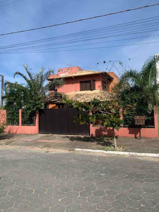 Casa à venda em Garopaba – Loteamento Pedra Branca Casa à venda em Garopaba – Loteamento Pedra Branca