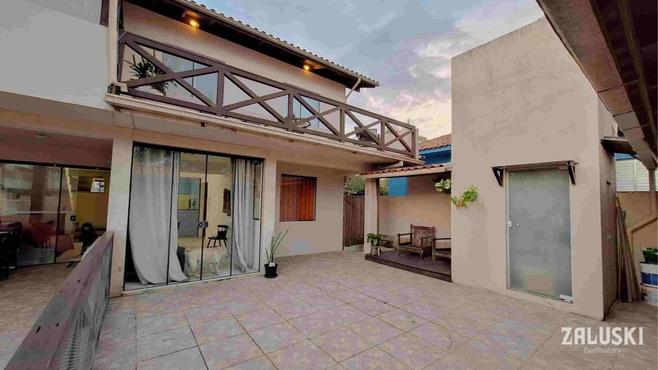 Casas á venda no Centro de Garopaba – SC Casas á venda no Centro de Garopaba – SC