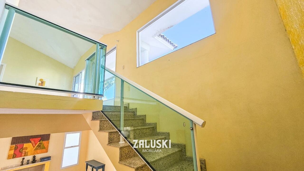 Casa com 5 quartos para Aluguel de Temporada – Garopaba SC