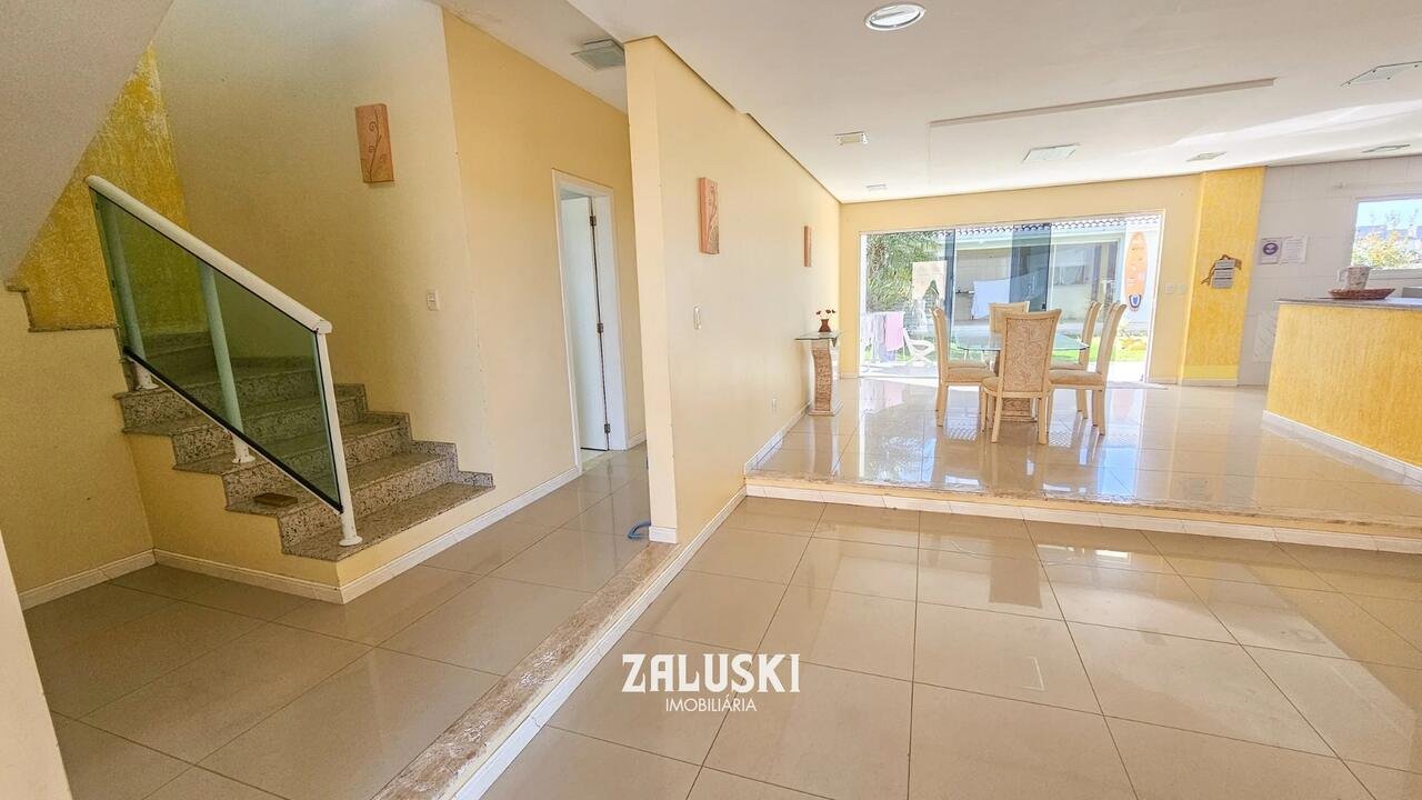 Casa com 5 quartos para Aluguel de Temporada – Garopaba SC