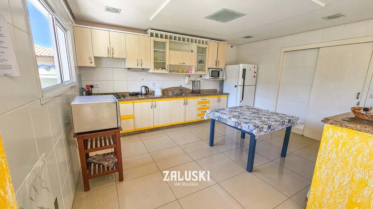 Casa com 5 quartos para Aluguel de Temporada – Garopaba SC