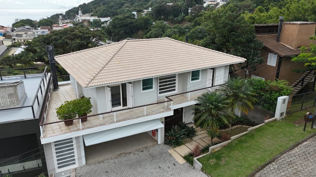 Casa Vista Mar à Venda em Garopaba com 5 Dormitórios