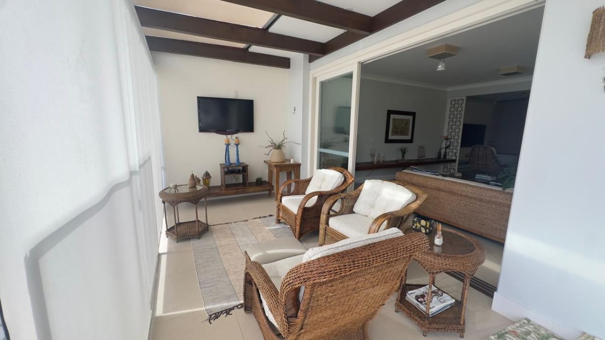 Casa Vista Mar à Venda em Garopaba com 5 Dormitórios