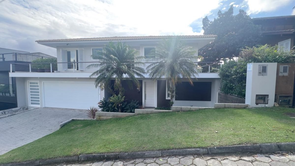 Casa Vista Mar à Venda em Garopaba com 5 Dormitórios