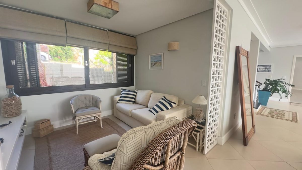 Casa Vista Mar à Venda em Garopaba com 5 Dormitórios