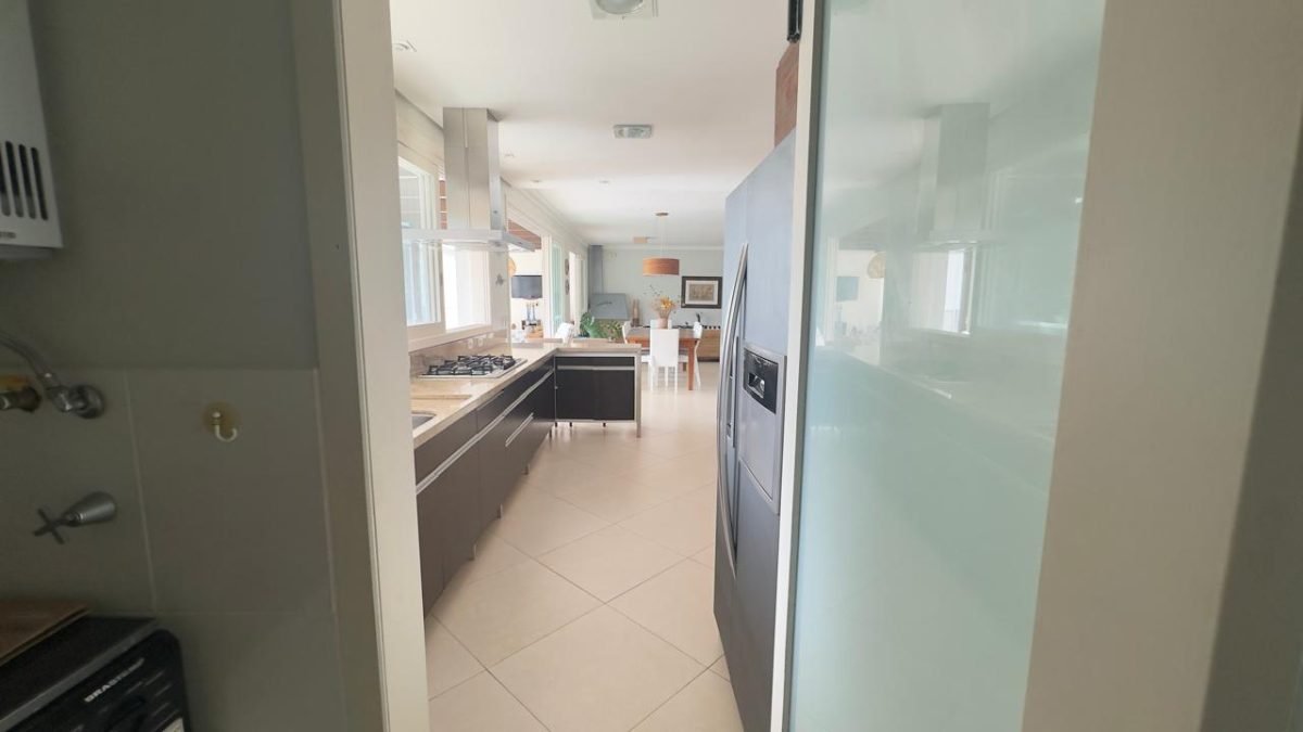 Casa Vista Mar à Venda em Garopaba com 5 Dormitórios
