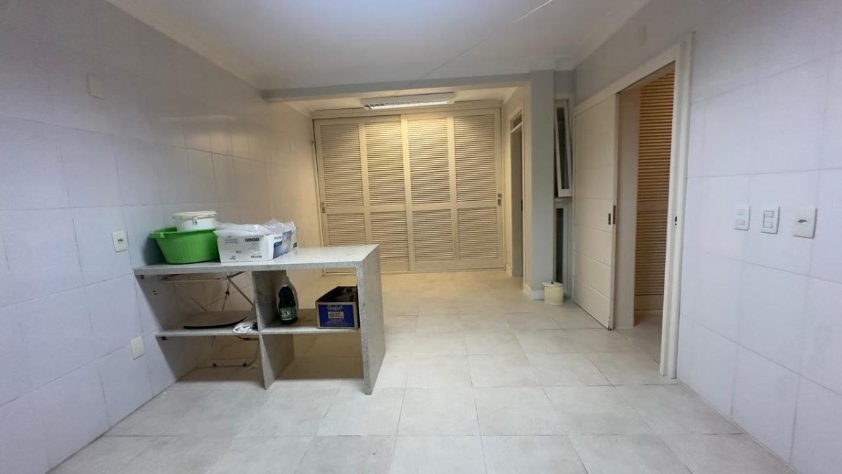 Casa Vista Mar à Venda em Garopaba com 5 Dormitórios