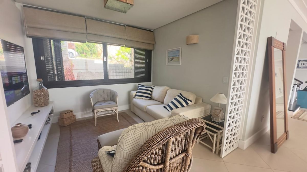 Casa Vista Mar à Venda em Garopaba com 5 Dormitórios